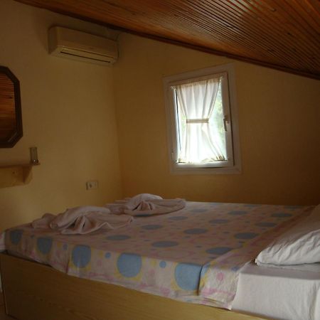 אולודניץ Everest Apart Hotel חדר תמונה