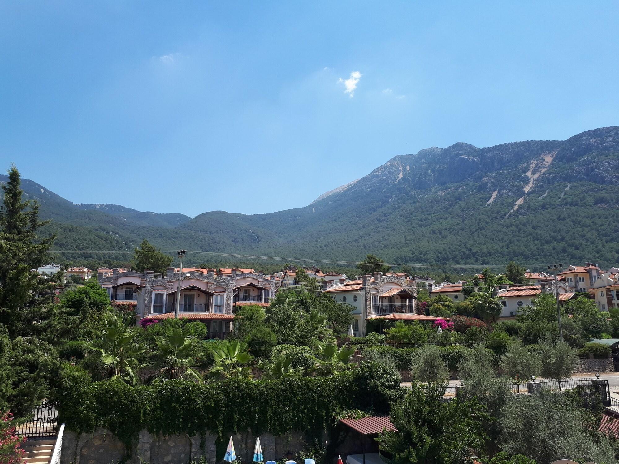 אולודניץ Everest Apart Hotel מראה חיצוני תמונה