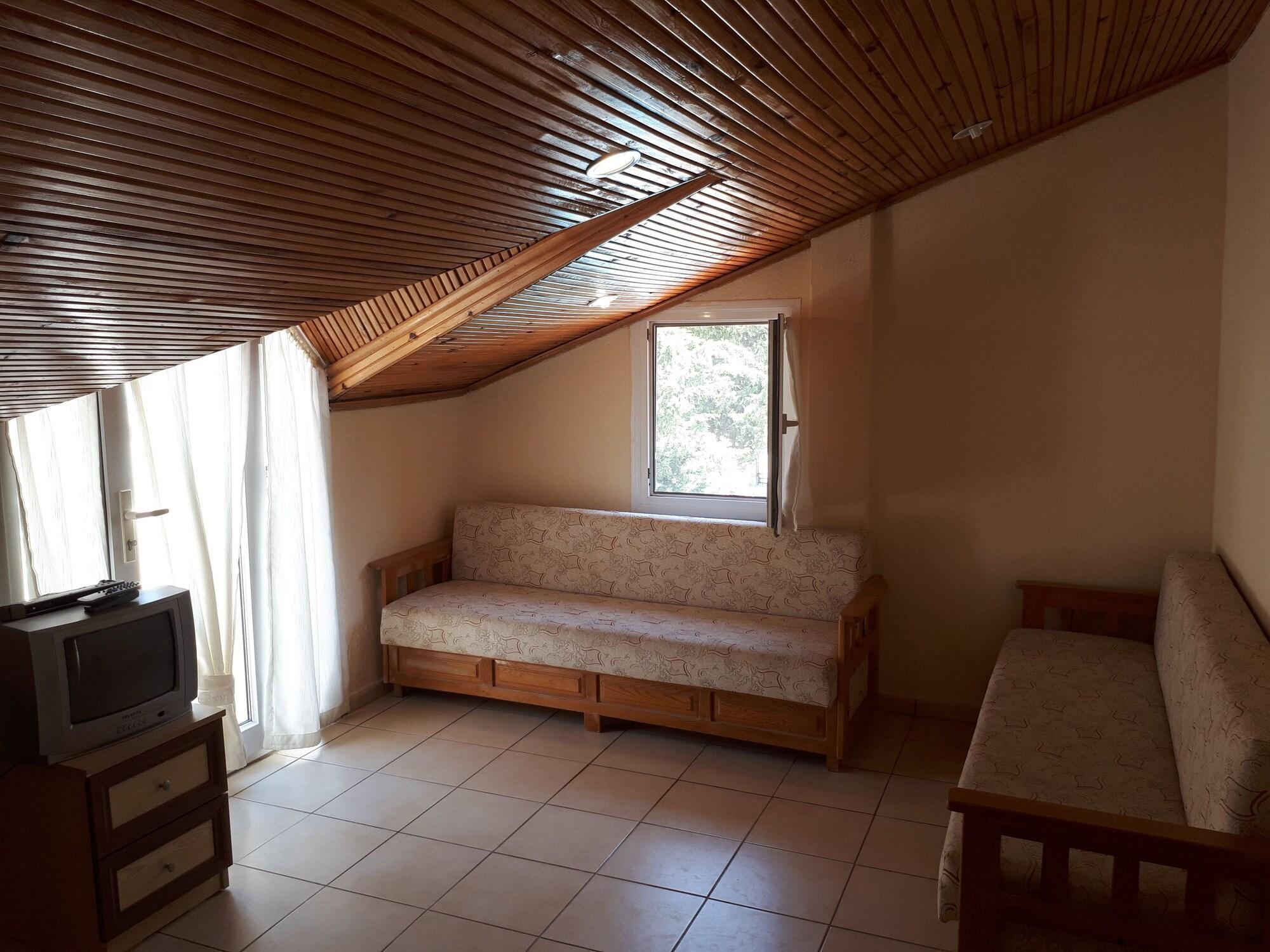 אולודניץ Everest Apart Hotel מראה חיצוני תמונה