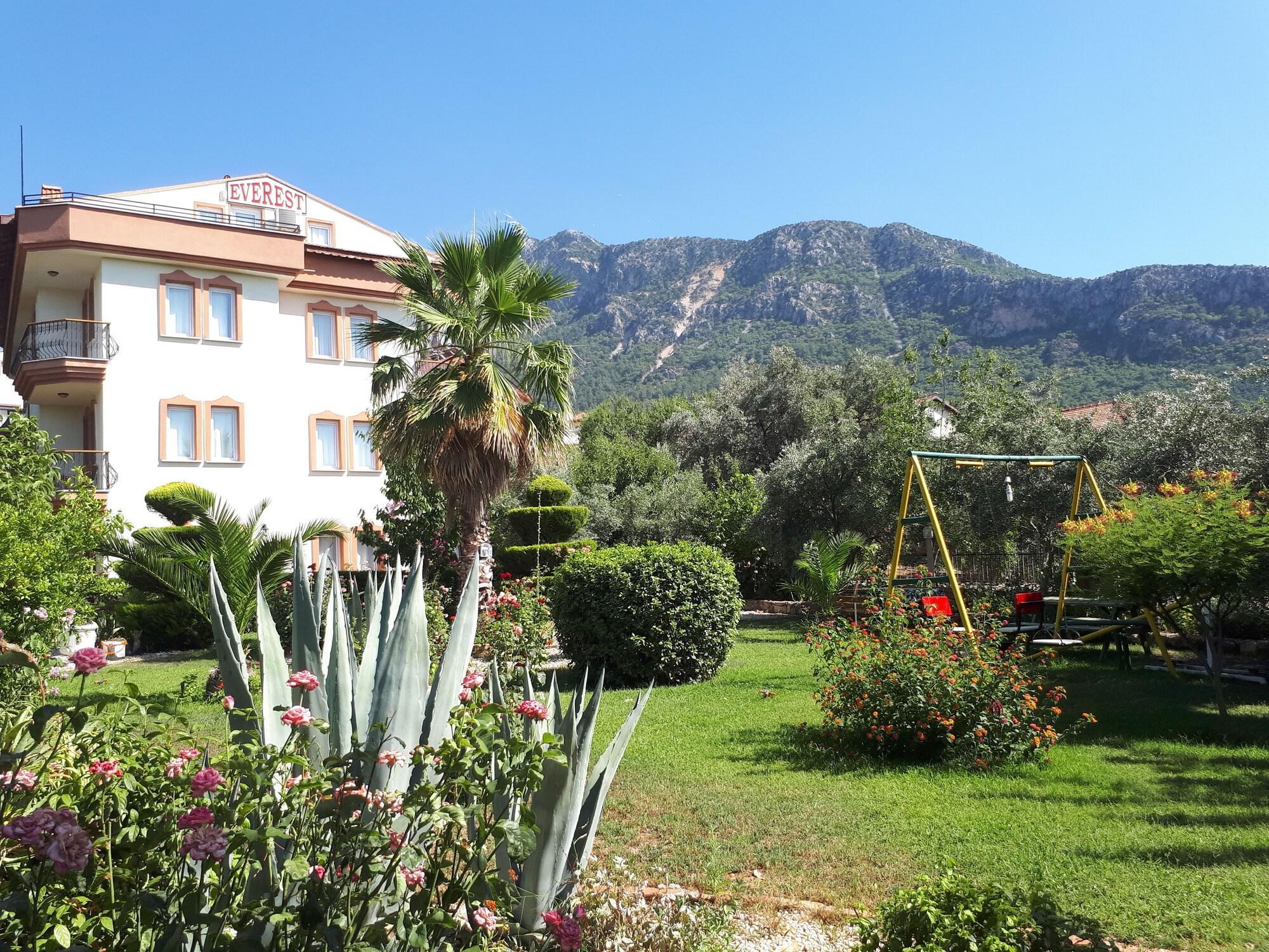 אולודניץ Everest Apart Hotel מראה חיצוני תמונה