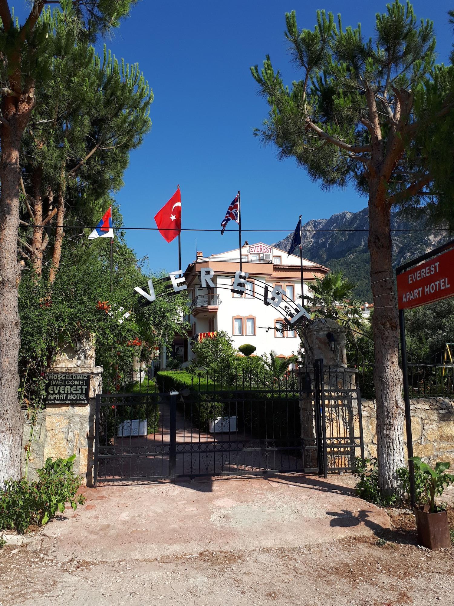 אולודניץ Everest Apart Hotel מראה חיצוני תמונה
