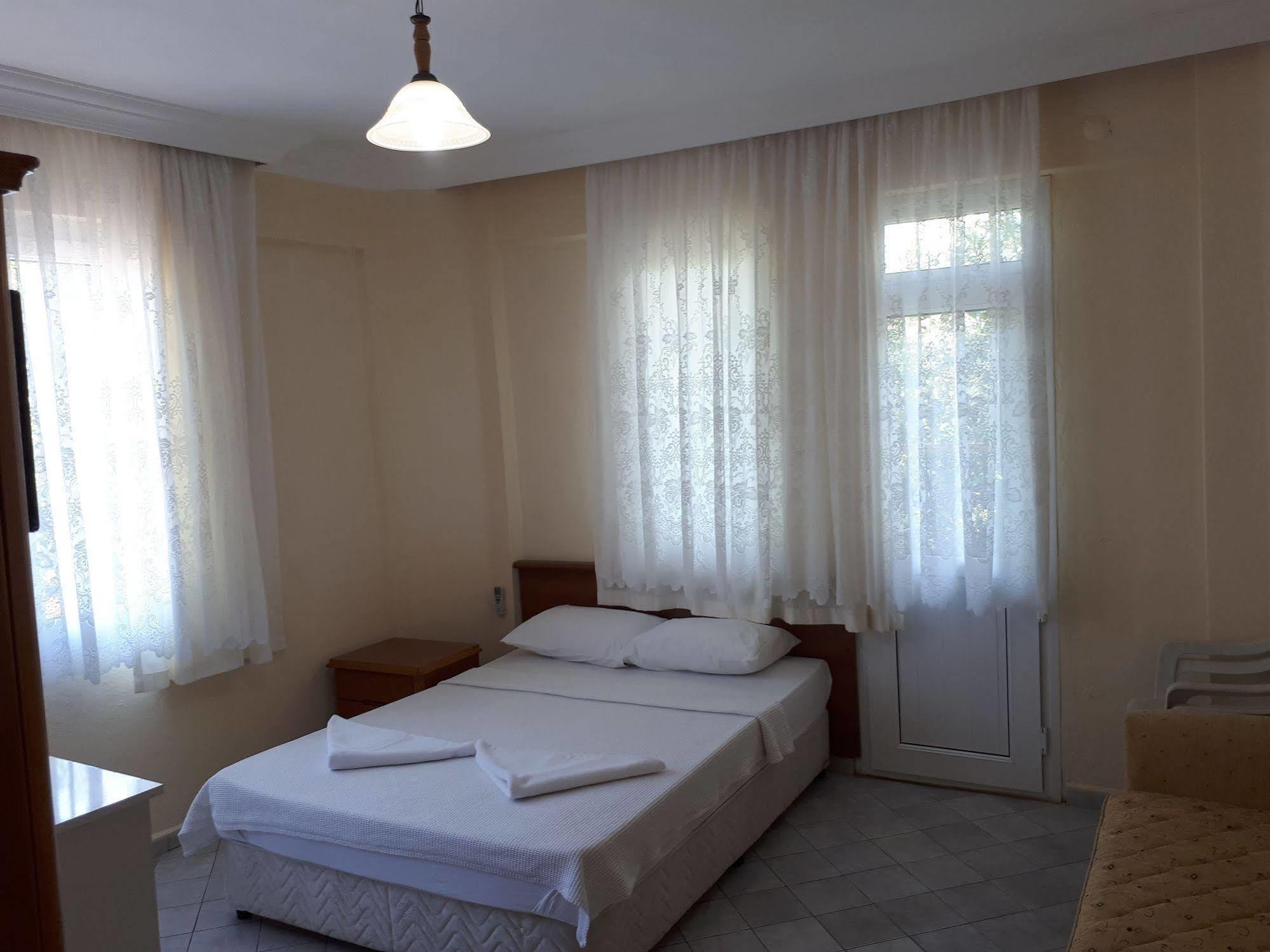 אולודניץ Everest Apart Hotel מראה חיצוני תמונה